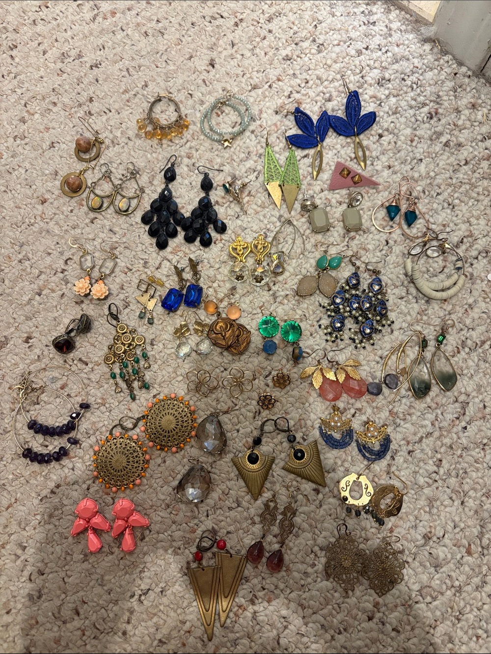 ✨ Huge Lot of Earrings ✨